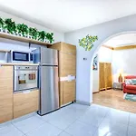 Spacious Coastal Home- Work & Family Friendly *