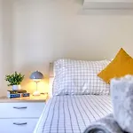 Spacious Coastal Home- Work & Family Friendly *