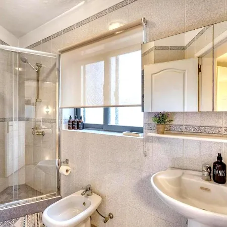 Spacious Coastal Home- Work & Family Friendly سانت جوليان