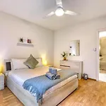 Spacious Coastal Home- Work & Family Friendly * Saint Julian's