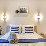 Spacious Coastal Home- Work & Family Friendly 아파트 *