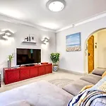 Spacious Coastal Home- Work & Family Friendly Saint Julian's