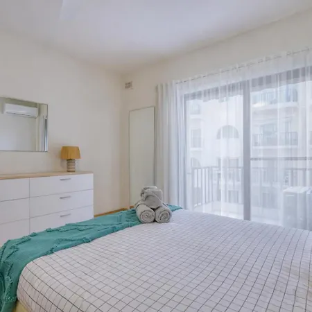 Welcome Home - Spacious Apt By Balluta Bay Daire *