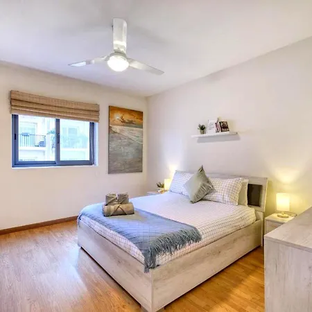 Welcome Home - Spacious Apt By Balluta Bay Appartement