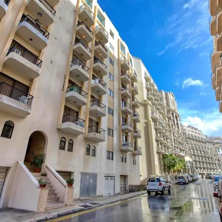 Welcome Home - Spacious Apt By Balluta Bay Appartement