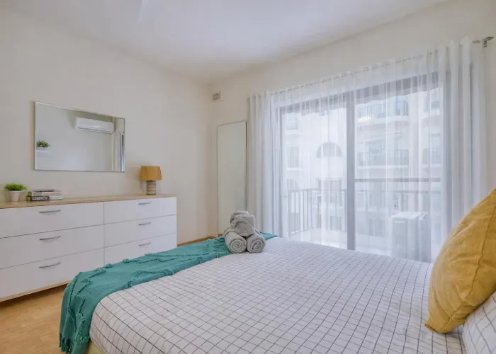 Welcome Home - Spacious Apt By Balluta Bay Appartement *