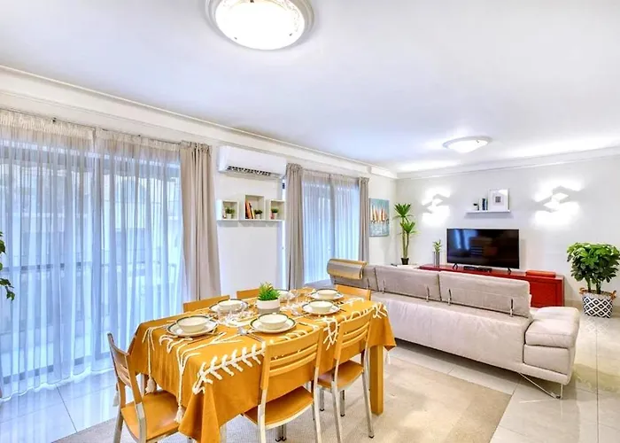 Welcome - Spacious By Balluta Bay *