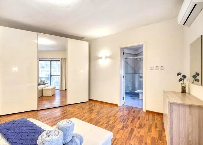 Welcome Home - Spacious Apt By Balluta Bay Appartement San Ġiljan